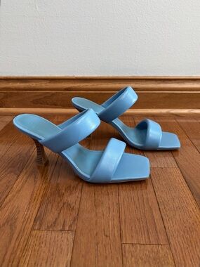 JF Blue Square Toed Patent Leather Kitten Heel
